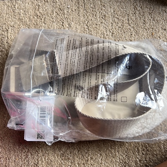 NWT lululemon sherpa belt bag - Picture 6 of 7